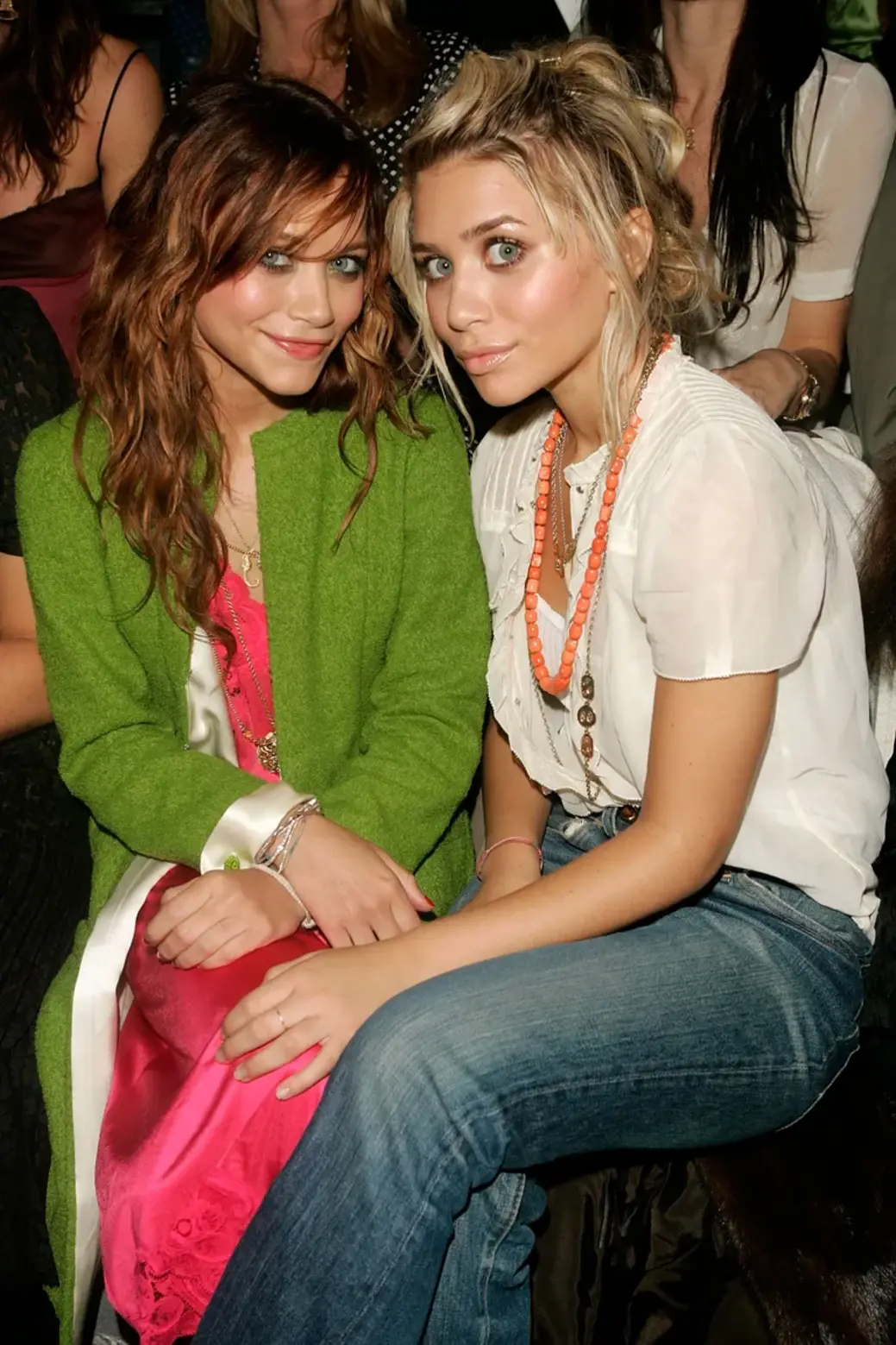 Mary-Kate Olsen and Ashley Olsen at Marc Jacobs, September 13, 2004 Mary-Kate Olsen and Ashley Olsen at Marc Jacobs, September 13, 2004