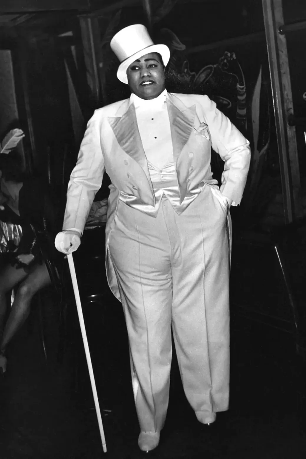 Blues singer and pianist Gladys Bentley epitomized how women in the Harlem Renaissance blurred gender lines (1930) Blues singer and pianist Gladys Bentley epitomized how women in the Harlem Renaissance blurred gender lines (1930)