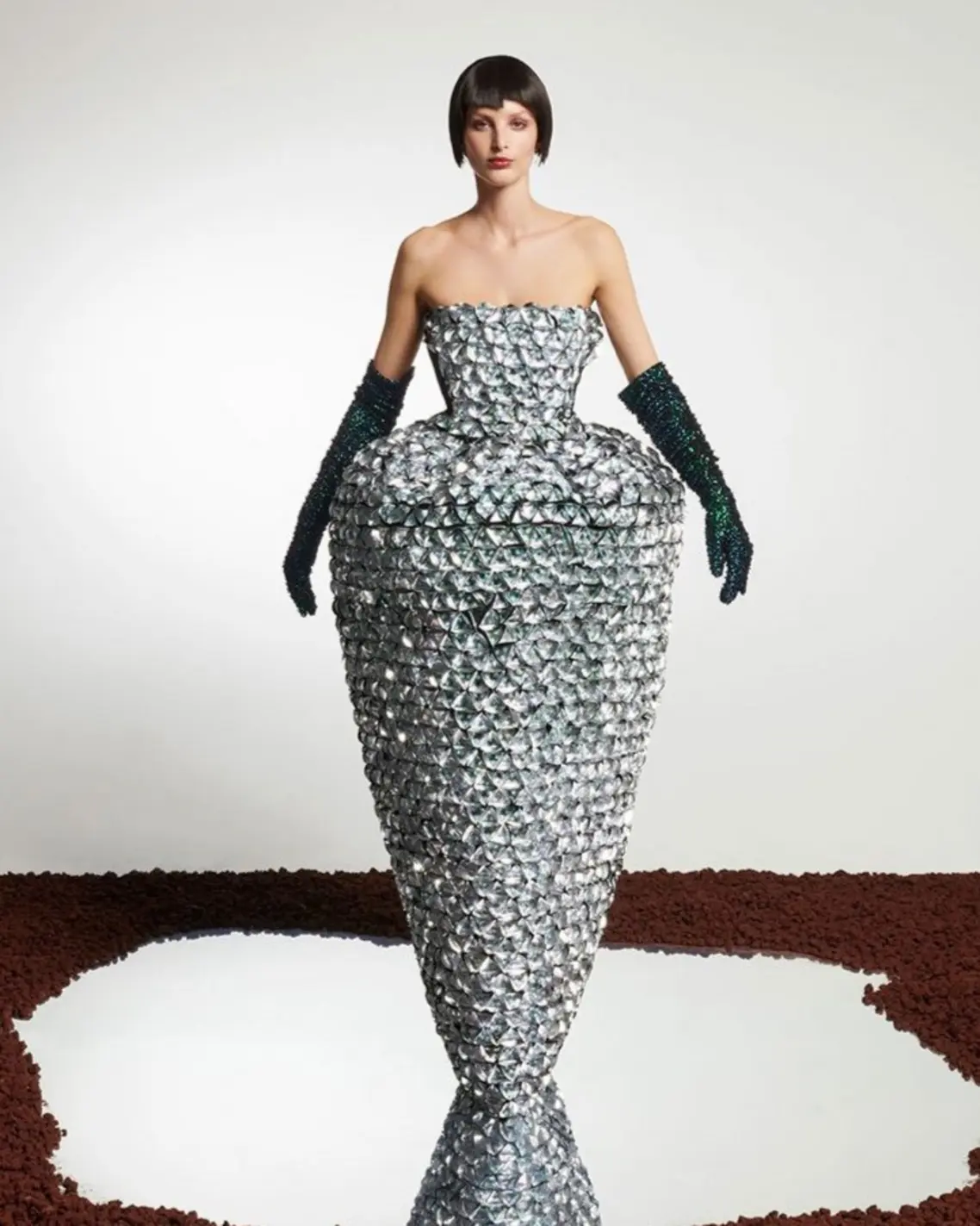 The Peg-Top Silhouette: Hips Don’t Lie but They Certainly Tease