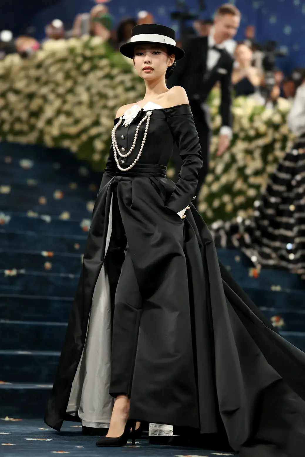 Jennie at the Met Gala 2025 in a custom Chanel haute couture design, crafted with over 330 hours of handwork