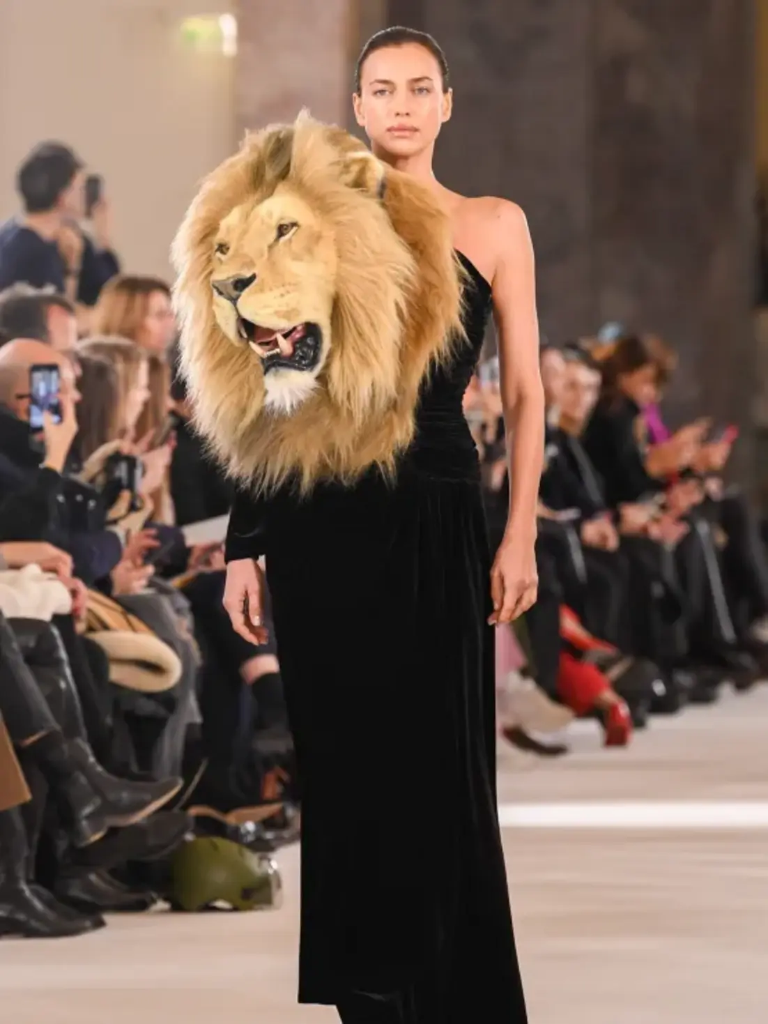 Schiaparelli's Animal Head in Couture Spring 2023