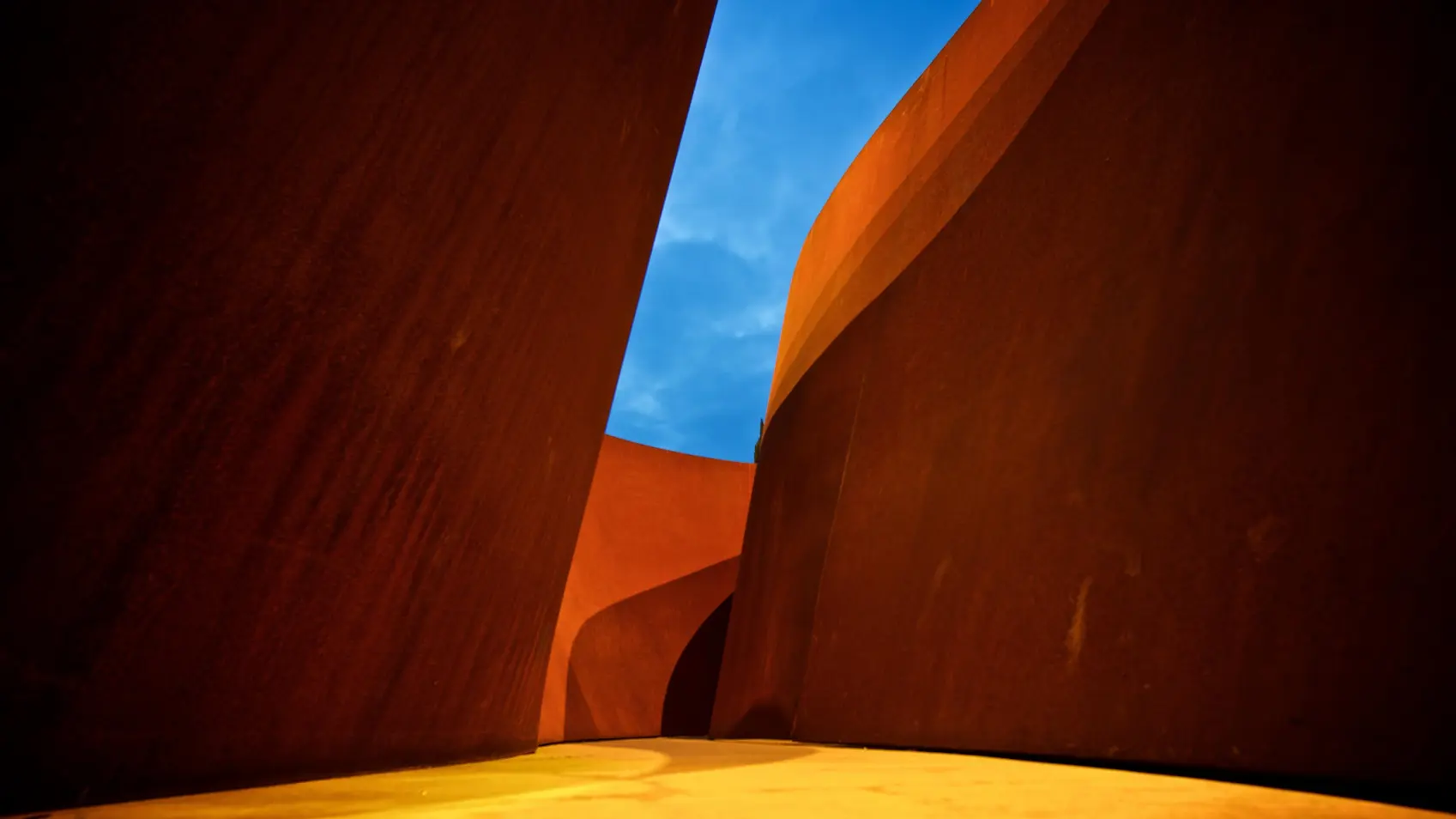 The interior of "Sequence" (2006), the monumental sculpture is installed at the Cantor Arts Center on the Stanford University campus The interior of "Sequence" (2006), the monumental sculpture is installed at the Cantor Arts Center on the Stanford University campus