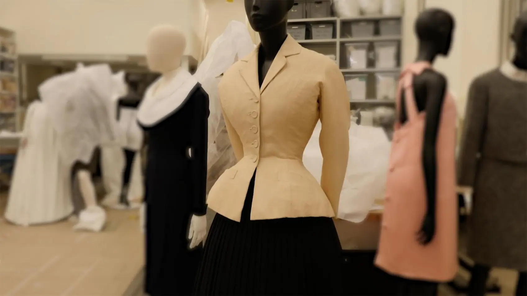 The Bar Suit: Dior’s Eternal Architecture of Elegance