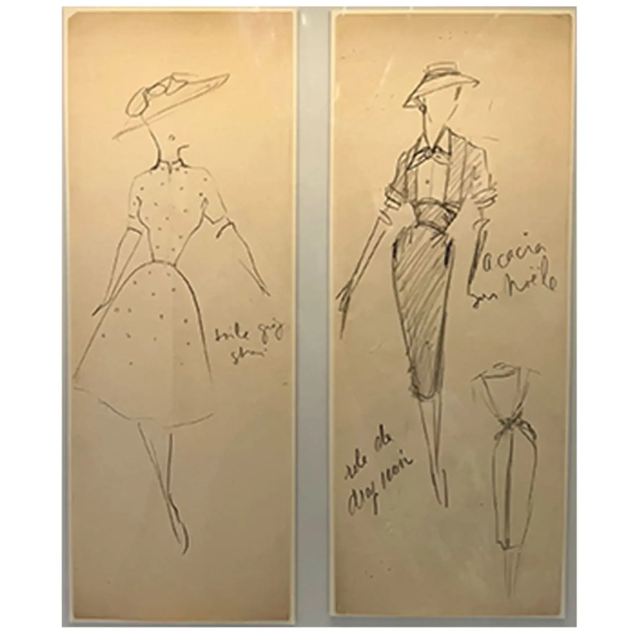 Sketches of the two main New Look-silhouettes: The Corolle (left) and the En Huit (right) Sketches of the two main New Look-silhouettes: The Corolle (left) and the En Huit (right)