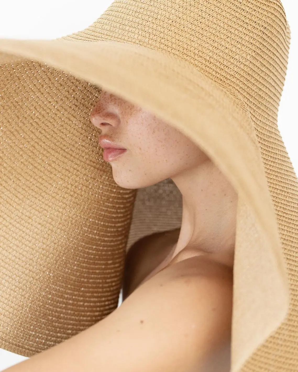 Straw Hat - Cappello di Paglia: Golden Threads of a Florentine Summer