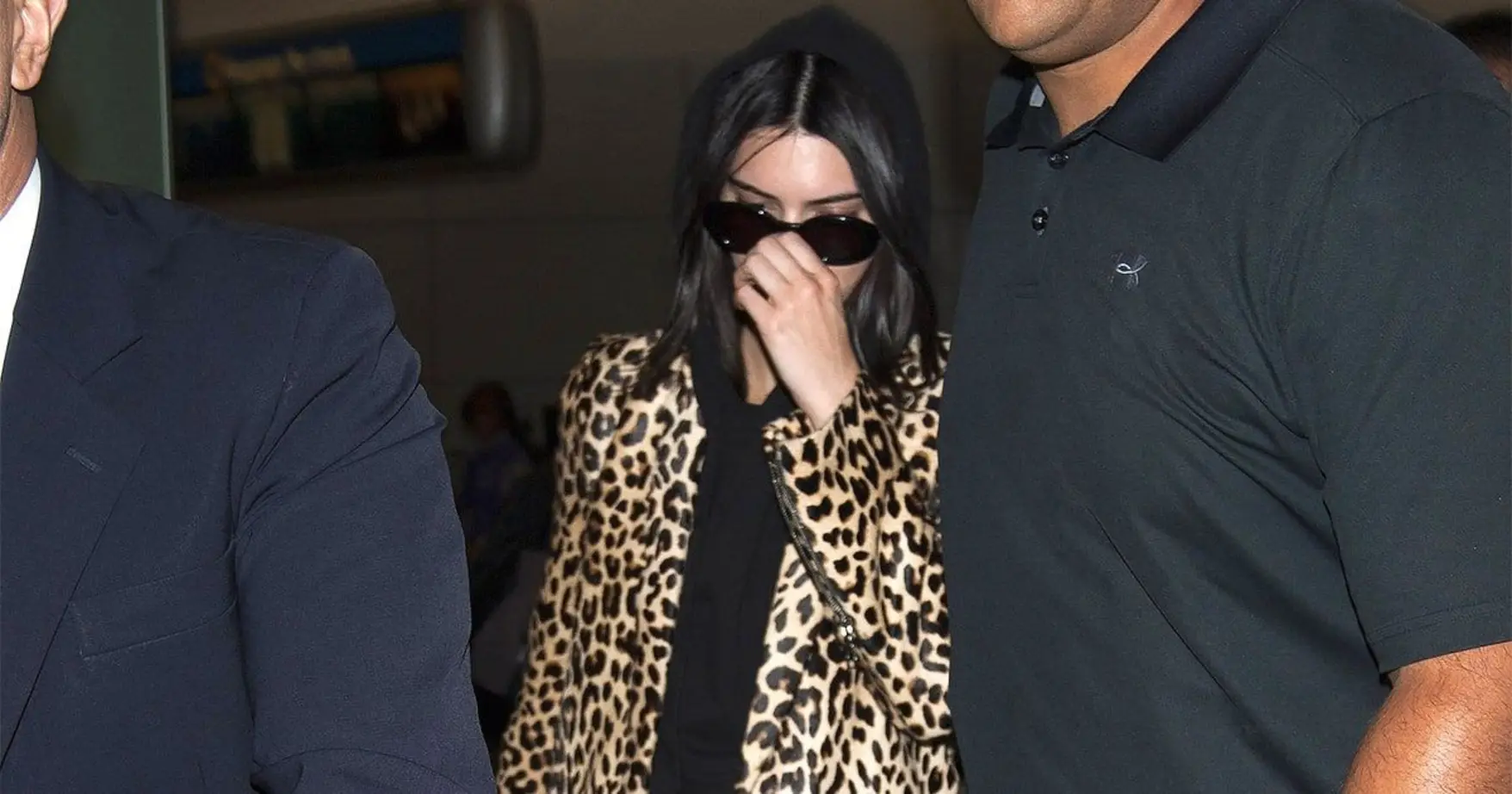 Kendall Jenner hides her face at the airport after the Pepsi Ad backlash Kendall Jenner hides her face at the airport after the Pepsi Ad backlash