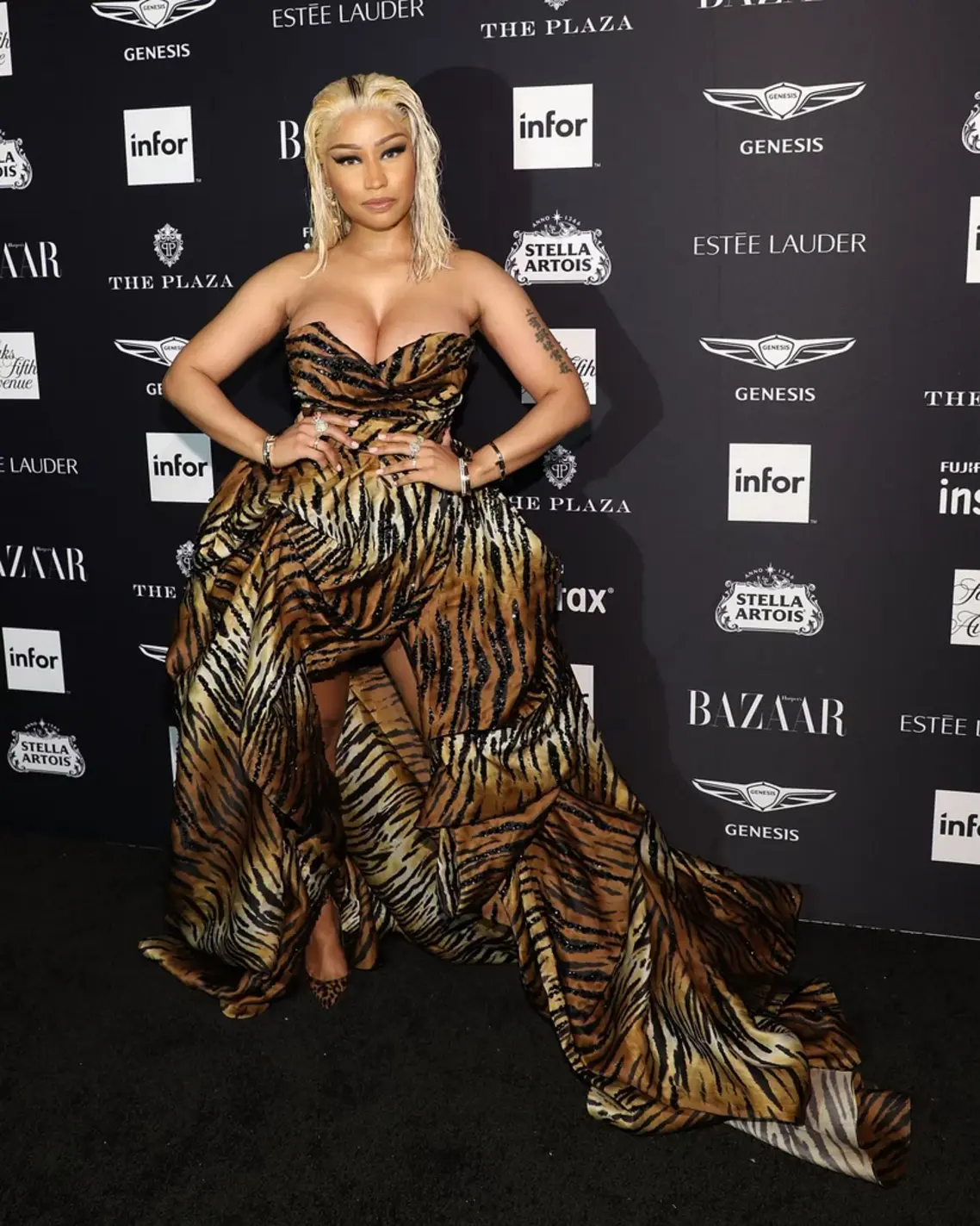 Nicki Minaj stunned in a shimmering Alexandre Vauthier tiger-striped long dress Nicki Minaj stunned in a shimmering Alexandre Vauthier tiger-striped long dress
