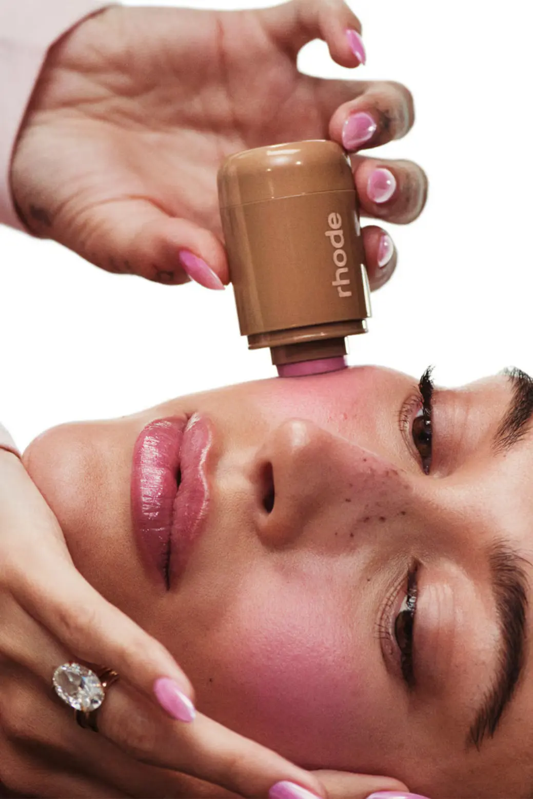 Rhode Beauty Lands in the UK: A Minimalist Skincare Phenomenon Expands Its Global Footprint