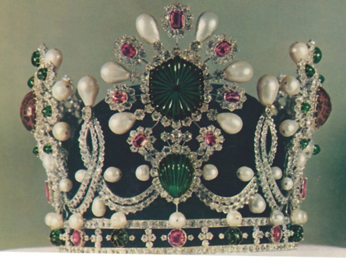 Van Cleef & Arpels-designed crown of Empress Farah Pahlavi of Iran. She wore the crown in 1967 coronation ceremony