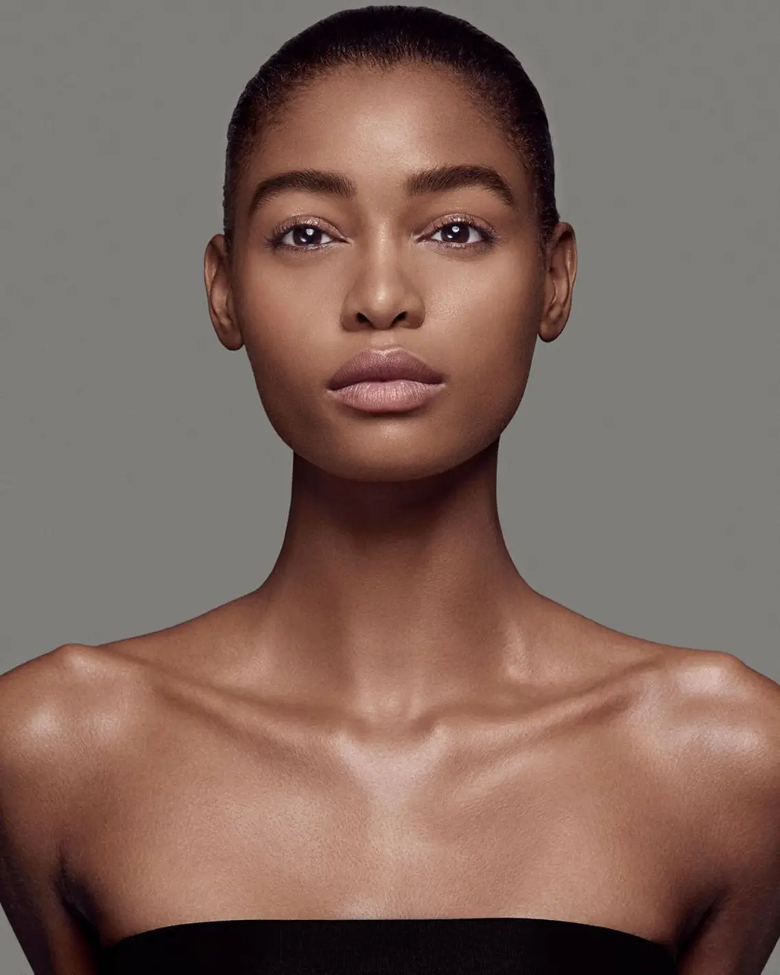 Sexy Bare Shoulders Uses of Concealer: Sexy Bare Shoulders