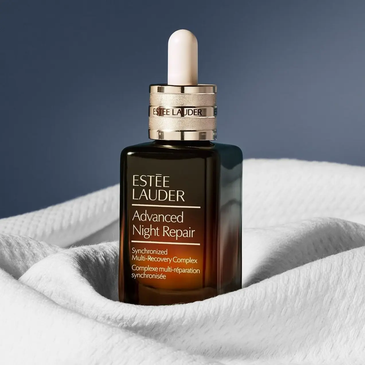 Estée Lauder Advanced Night Repair, a cult serum often linked to the skincare plateau effect over time Estée Lauder Advanced Night Repair, a cult serum often linked to the skincare plateau effect over time