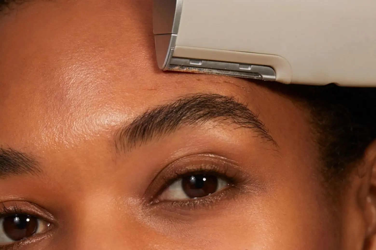 Dermaplaning vs. microdermabrasion Dermaplaning vs. microdermabrasion