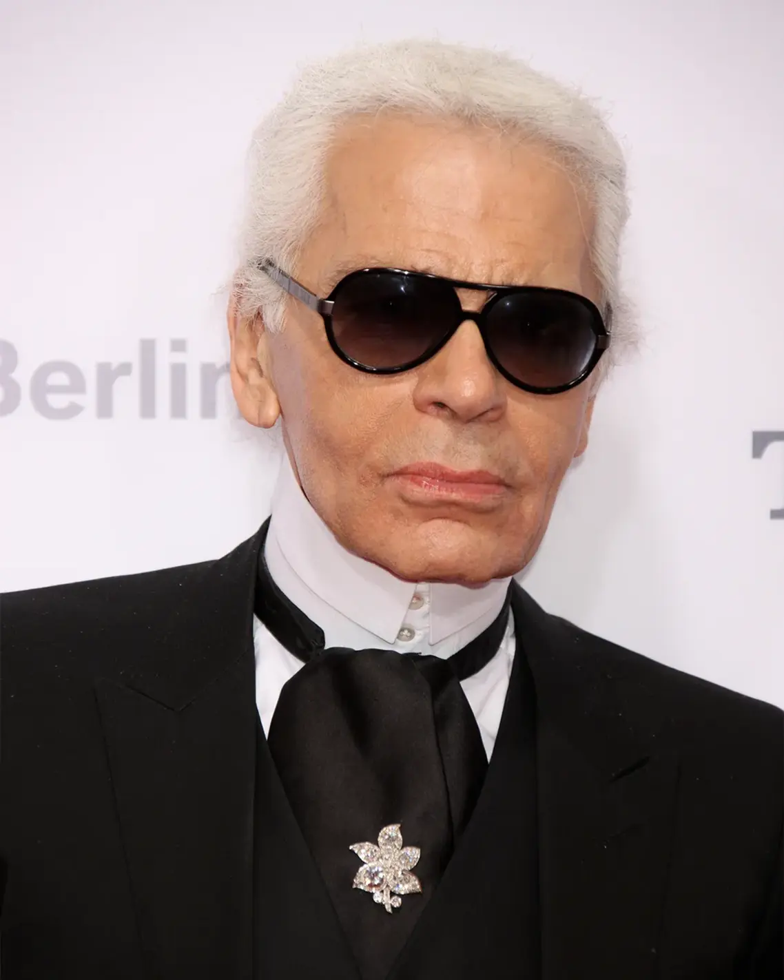 Karl Lagerfeld Dies: The End of Relentless Genius