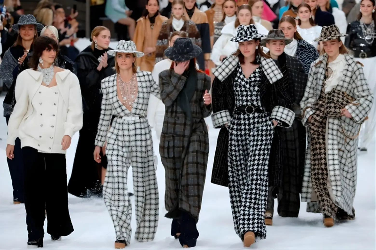 Chanel Fall 2019 Finale Karl Lagerfeld 2 Chanel Fall 2019 Finale