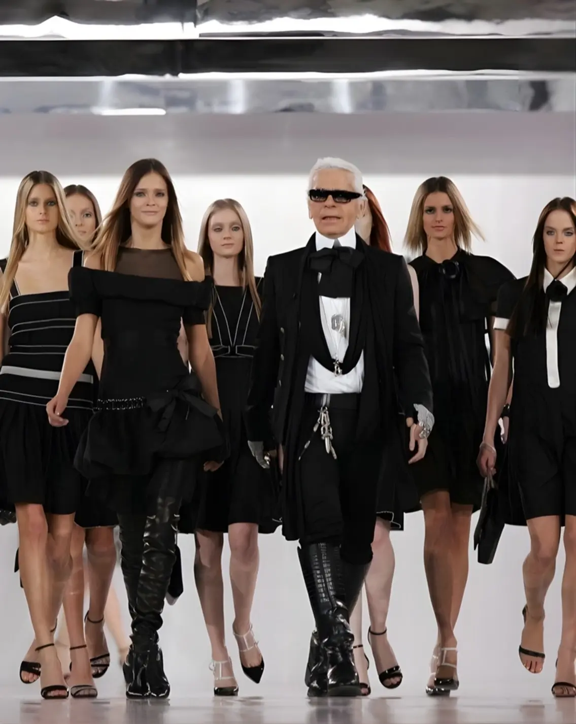 Chanel Fall 2005 Finale Karl Lagerfeld Chanel Fall 2005 Finale