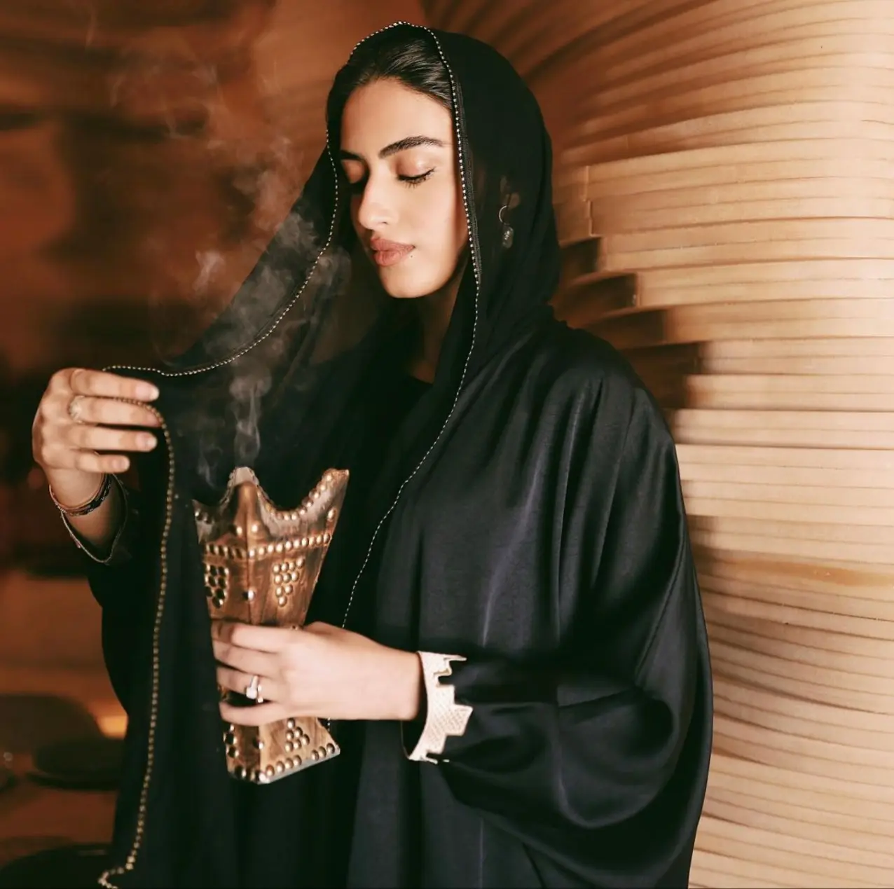 The Bakhoor Ritual as Unseen Beauty The Bakhoor Ritual as Unseen Beauty