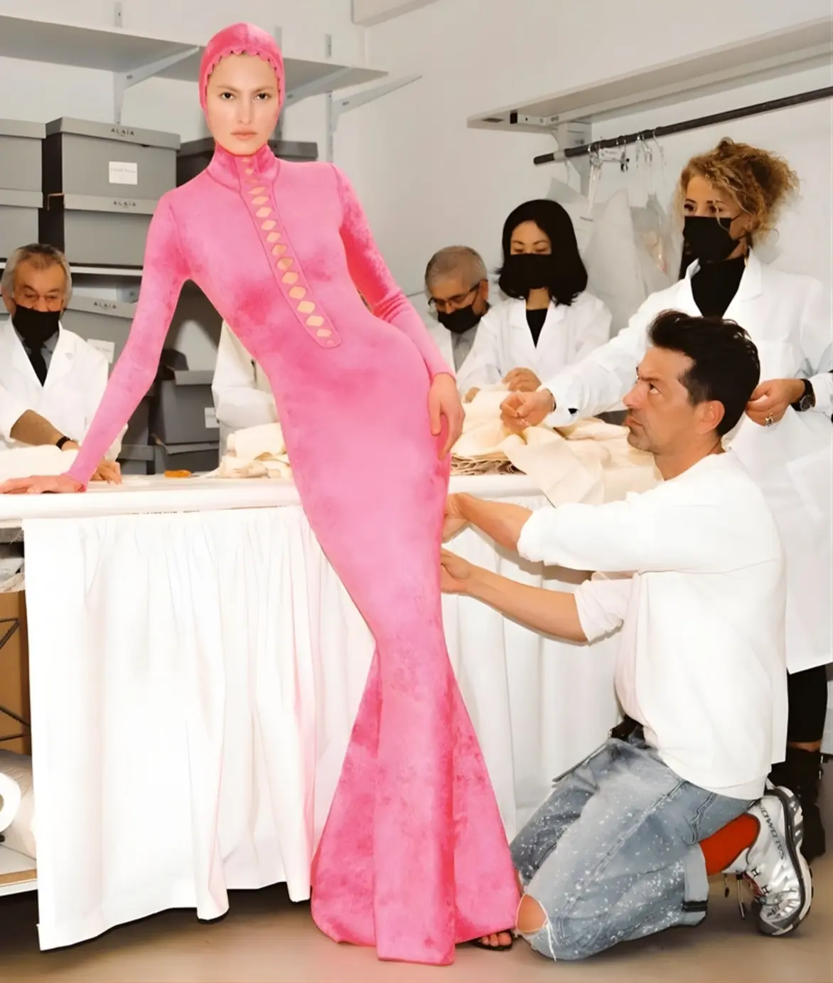 Pieter Mulier at Alaïa Spring 2022 fitting Pieter Mulier’s Alaïa era Pieter Mulier at Alaïa Spring 2022 fitting