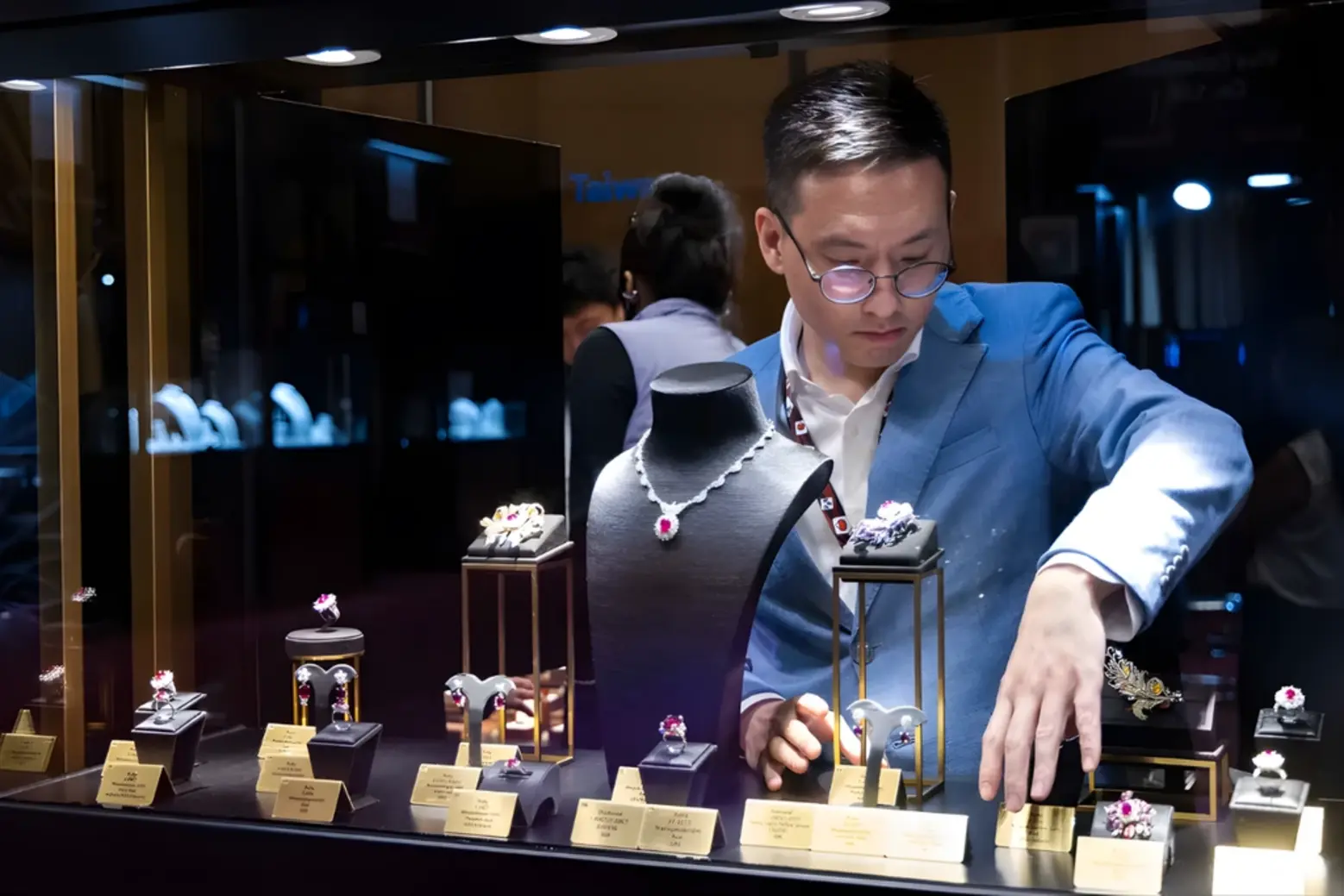 HKTDC Hong Kong International Jewellery Show display