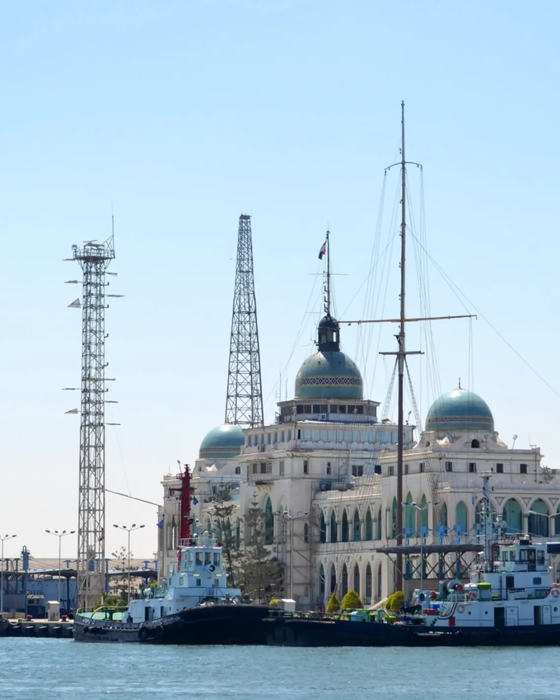Living on the Shortcut of the Suez Canal