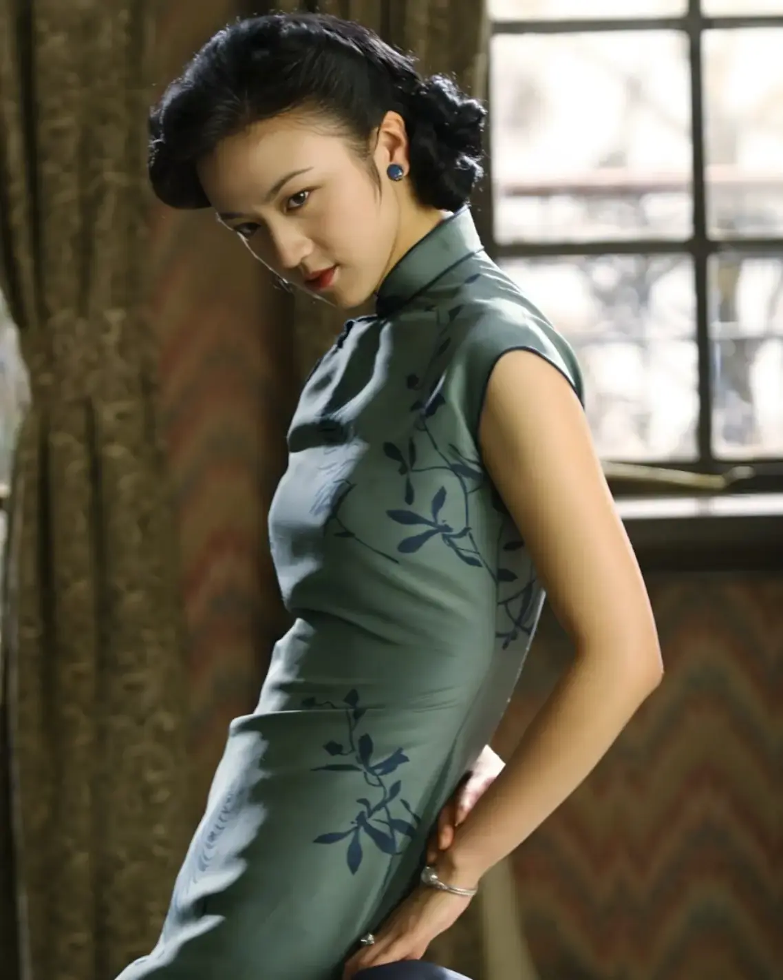 Tang Wei wearing the qipao in Lust, Caution 2007 Qipao movie 3