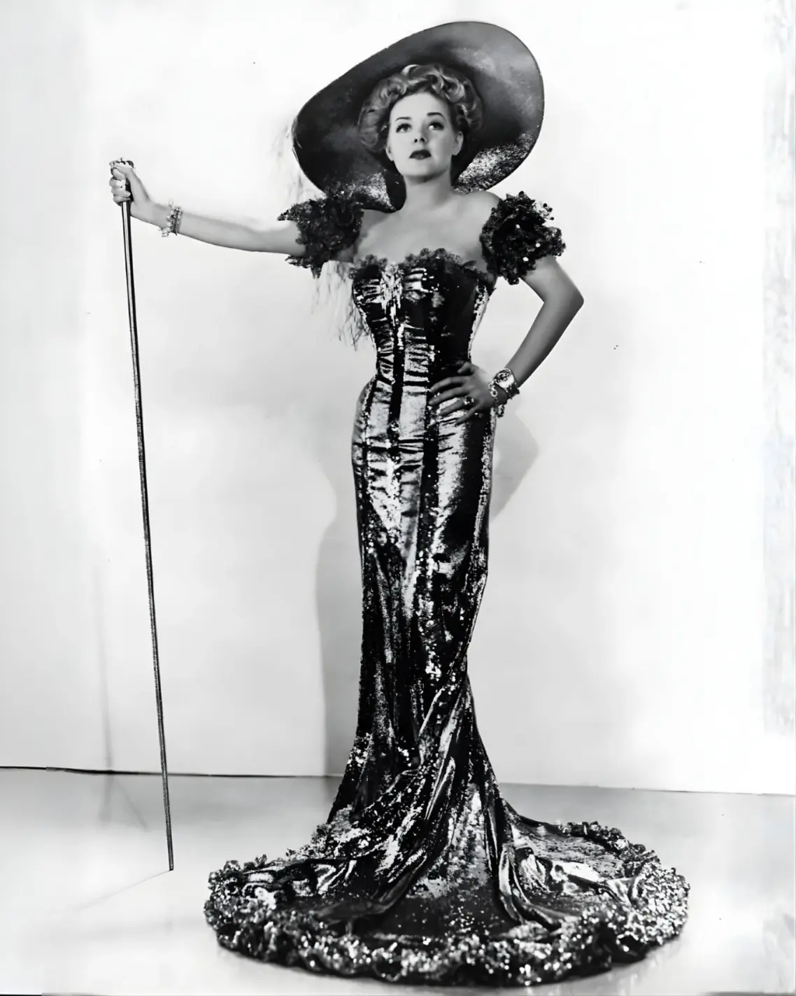 Alice Faye in Lillian Rusell 1940 Hollywood starlet style 5