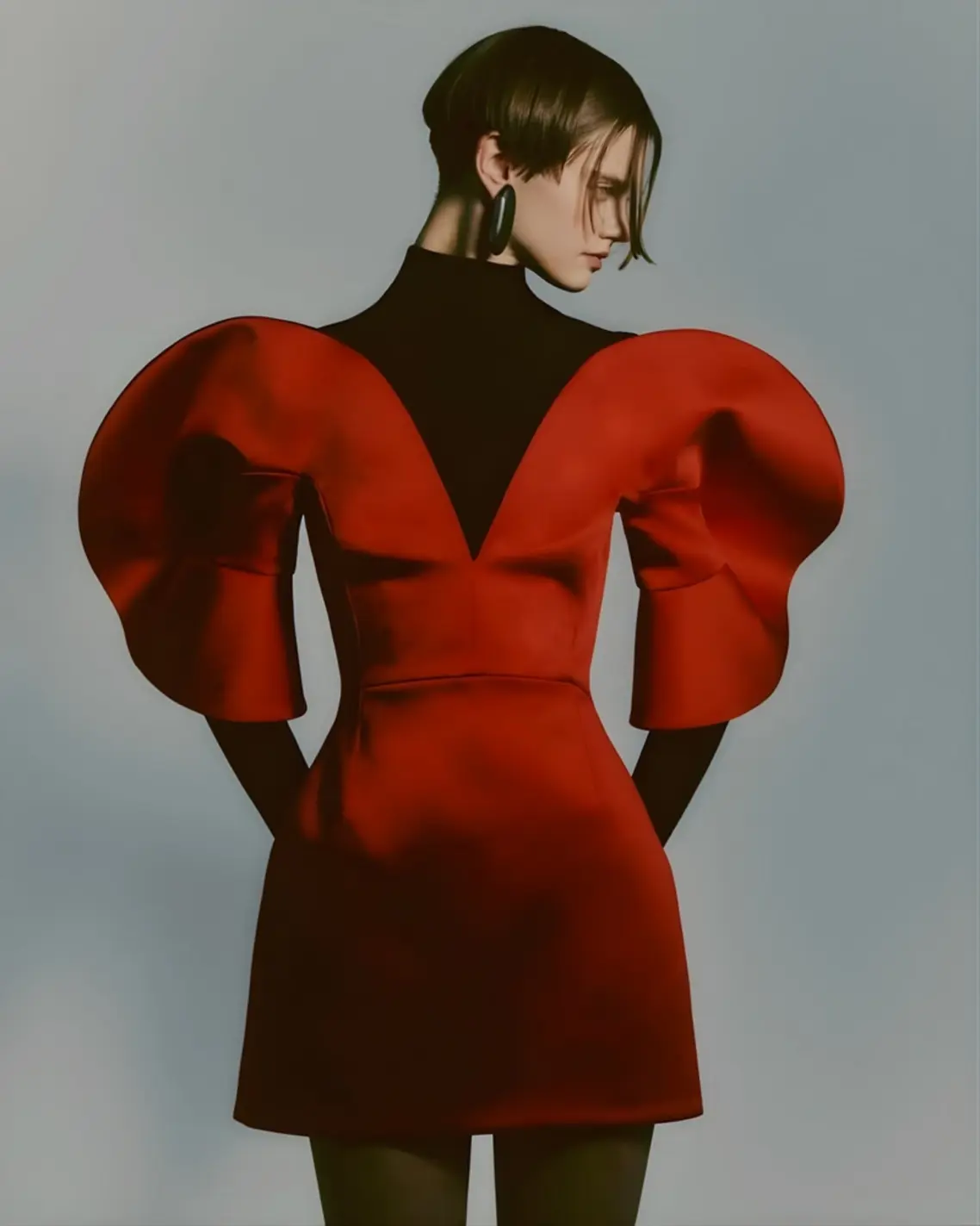 Y-Line: Eyes Up Here, The Shoulders Are Speaking