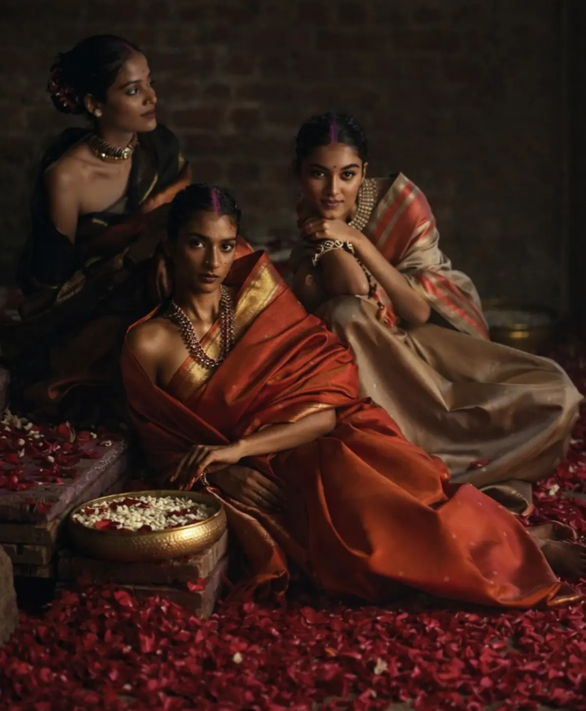 How the Saree Ensemble Carried History on Its Back 2