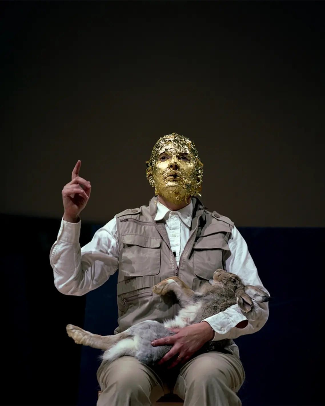 Marina Abramović, 7 Easy Pieces, Performing Joseph Beuys, How to Explain Pictures to a Dead Hare (1965) Solomon R. Guggenheim Museum, New York, 2005 Marina Abramović contemporary art