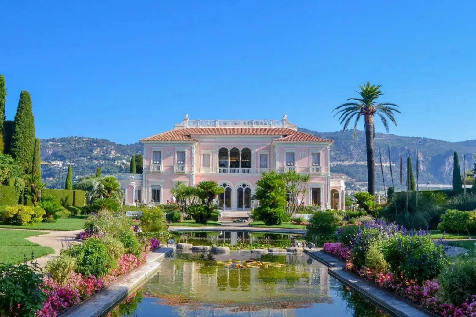 French Riviera best luxury beach resorts French Riviera best luxury beach resorts