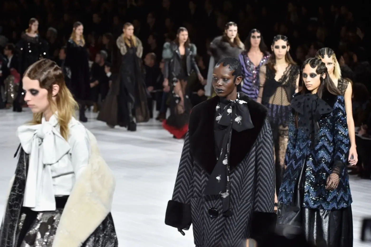 Marc Jacobs Fall 2016 Marc Jacobs Brand Sold By LVMH 2