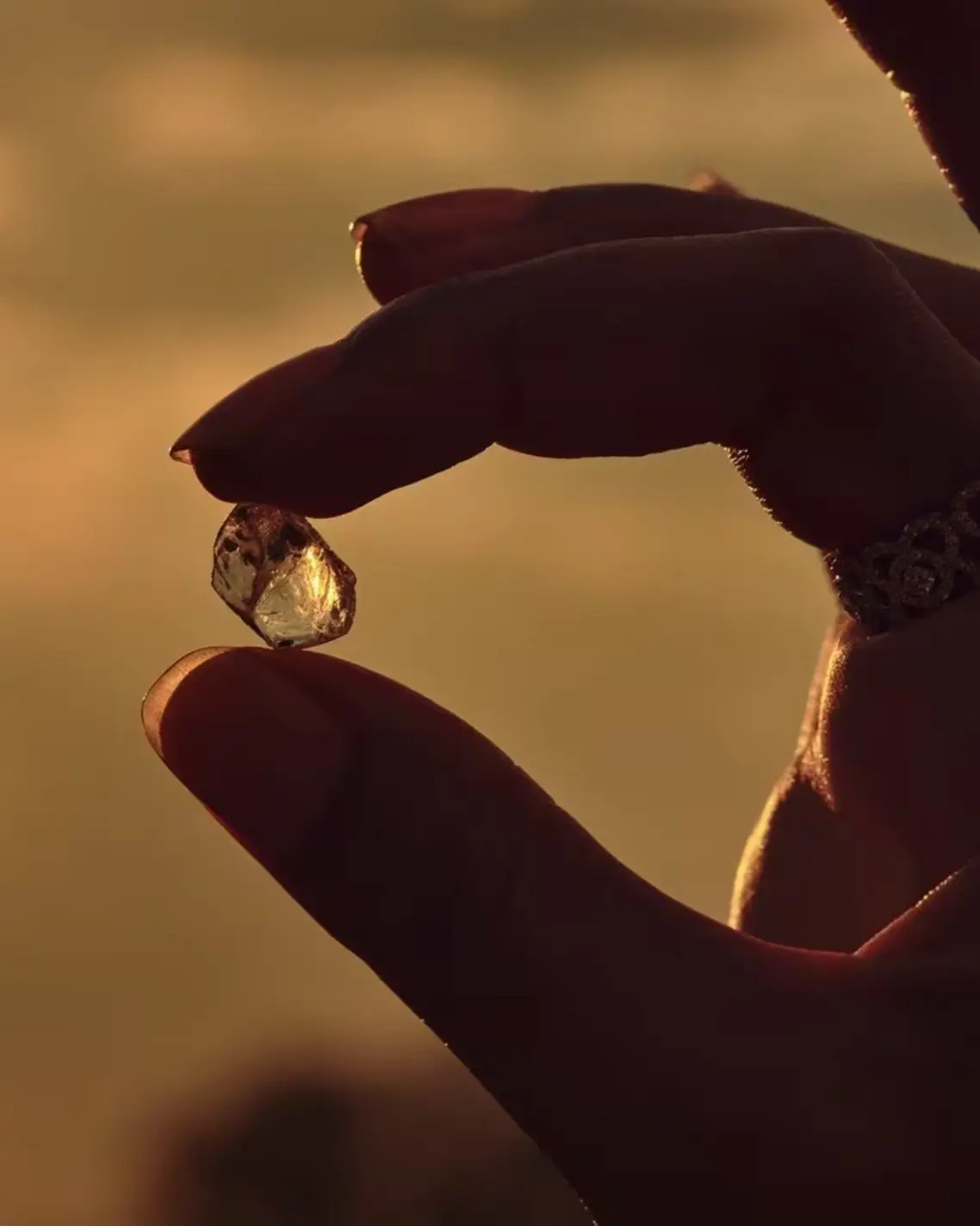 Does A Beautiful Diamond Need A Clean Provenance?