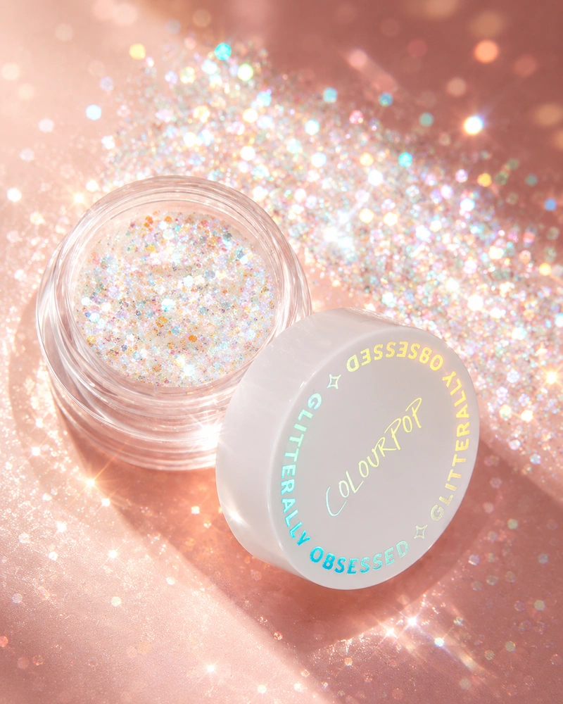 Achieve The Body Glitter Trend And Let The Light Chase You 3