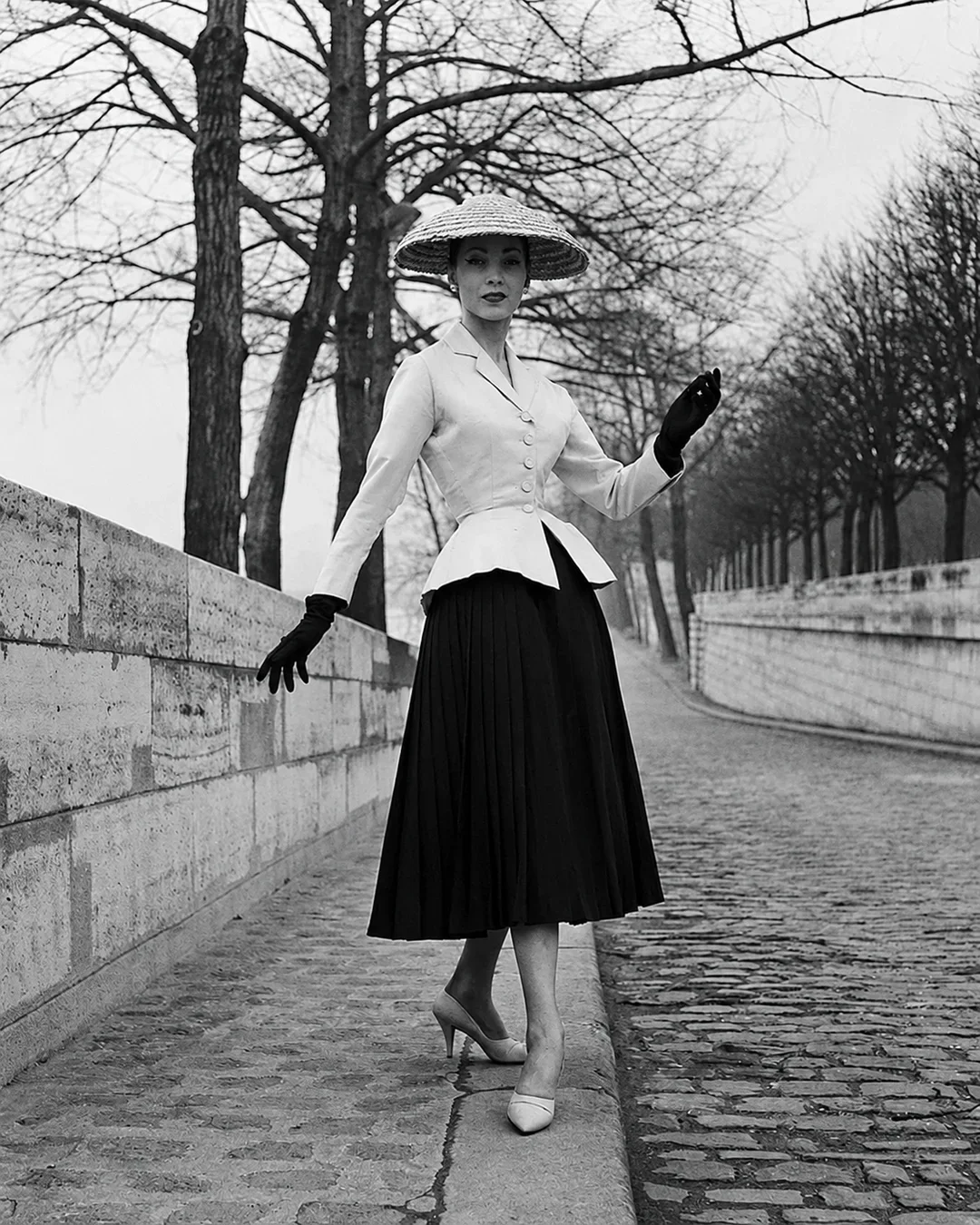 The Bar Suit 50s style