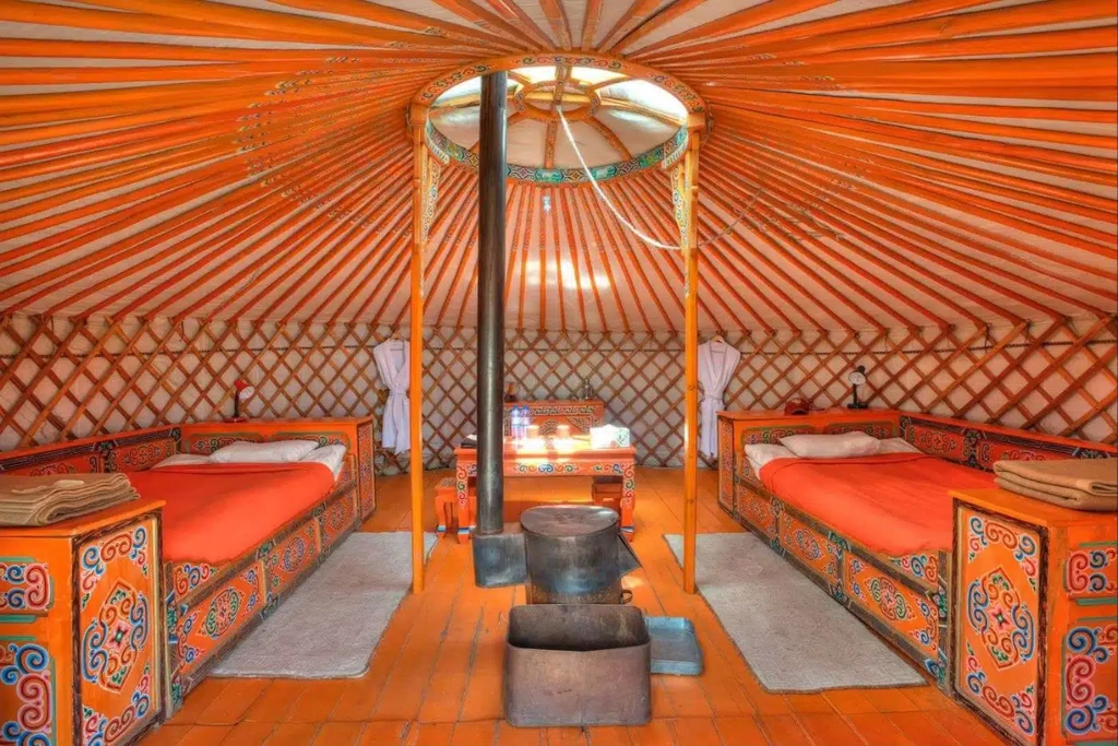 Luxury Traveling Gobi Desert 2