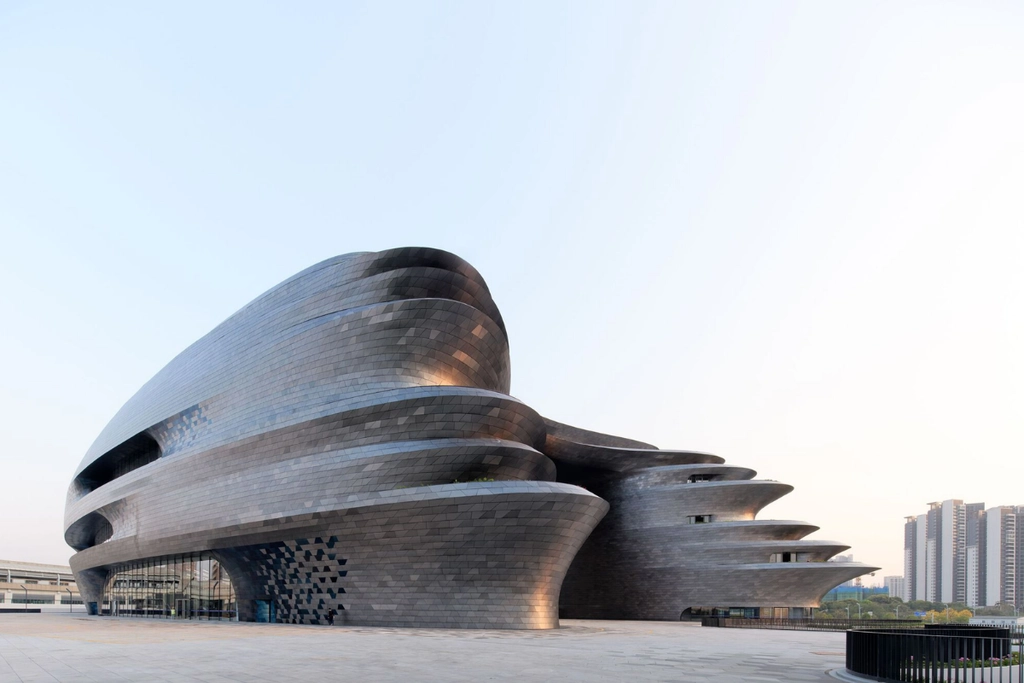 museum luxury art collecting