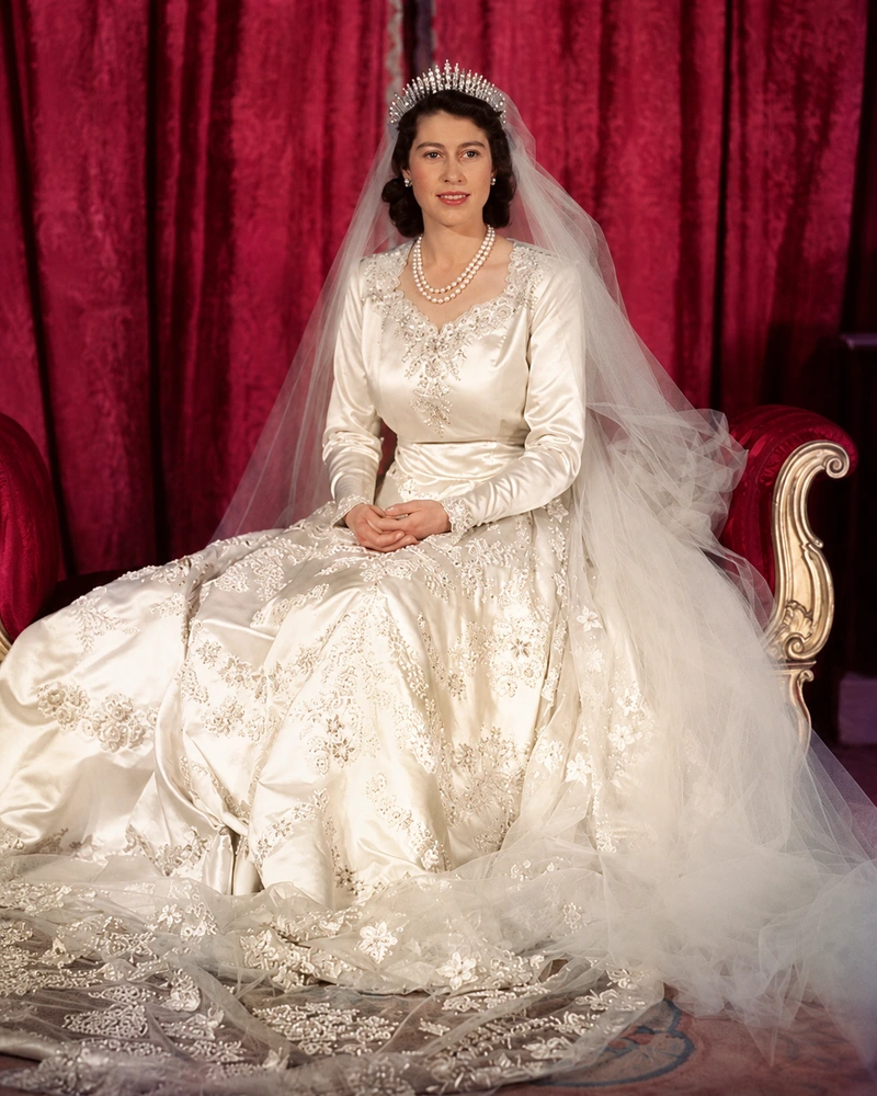Princess Elizabeth’s wedding dress in 1947 Norman Hartnell Leaves British Fashion Crowned in Memory