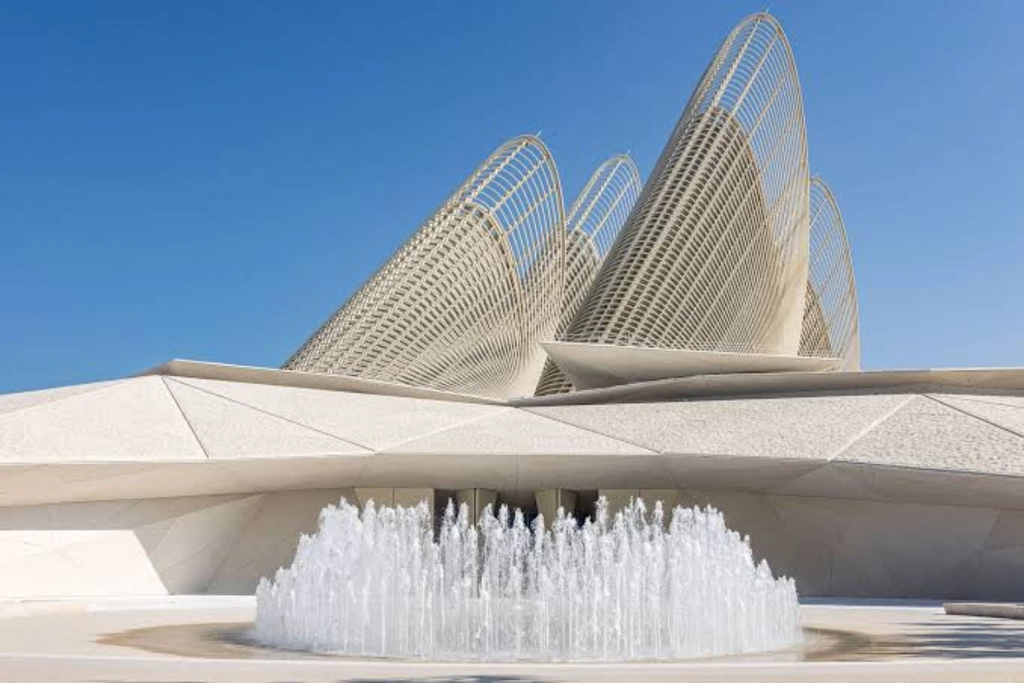 luxury art collecting museum