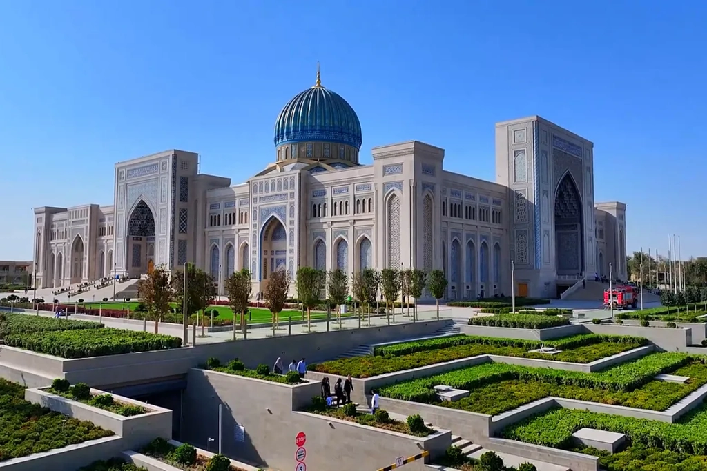 luxury art collecting museum