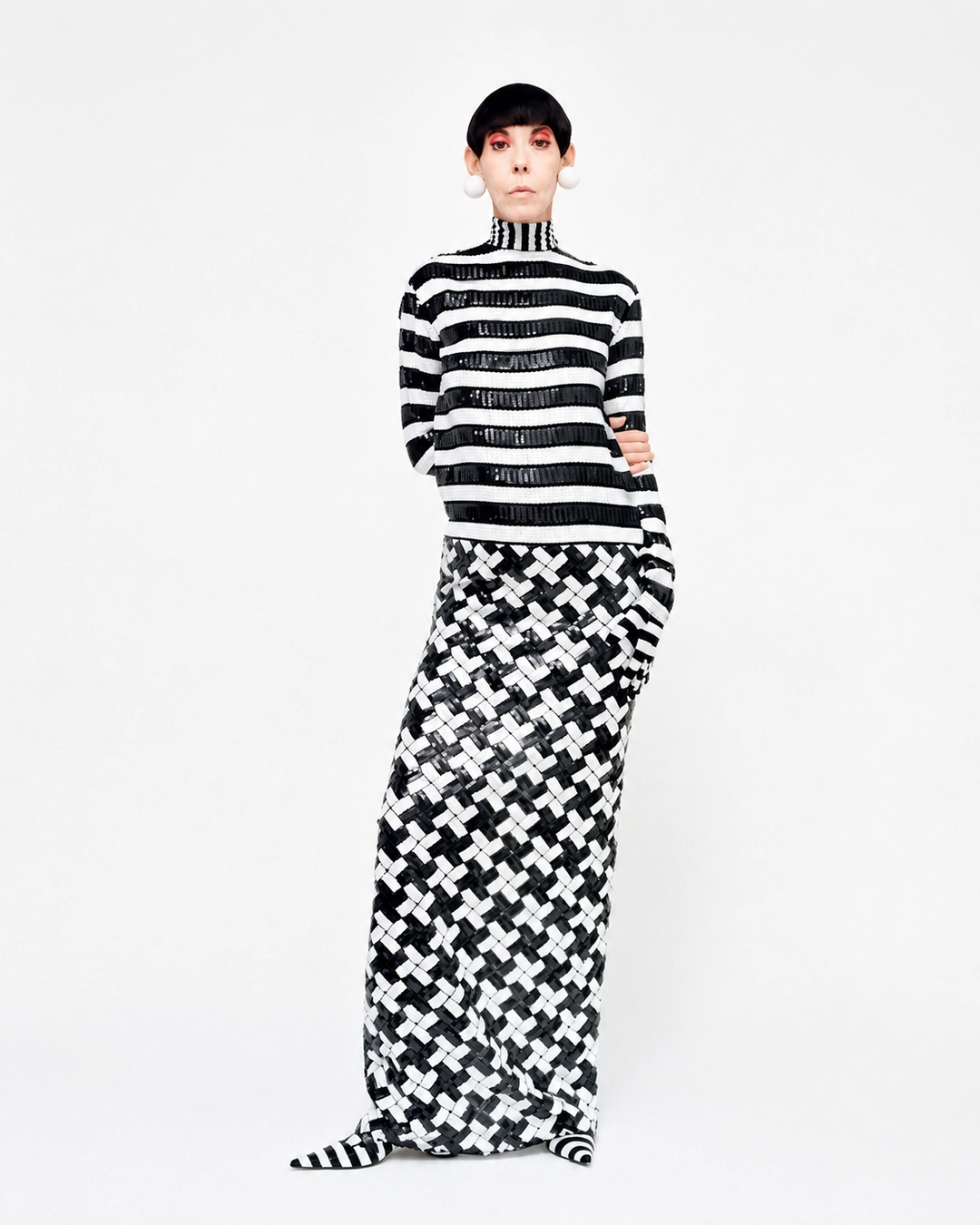 Peggy Moffitt in Marc Jacobs Spring/Summer 2013 Collection op art style 4