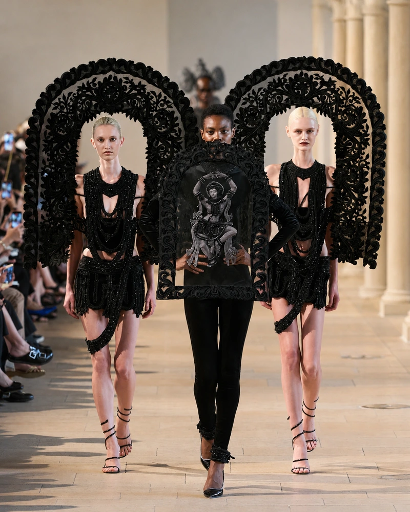 Rahul Mishra Fall 2026 Couture 18 Rahul Mishra Fall 2026 Couture 18