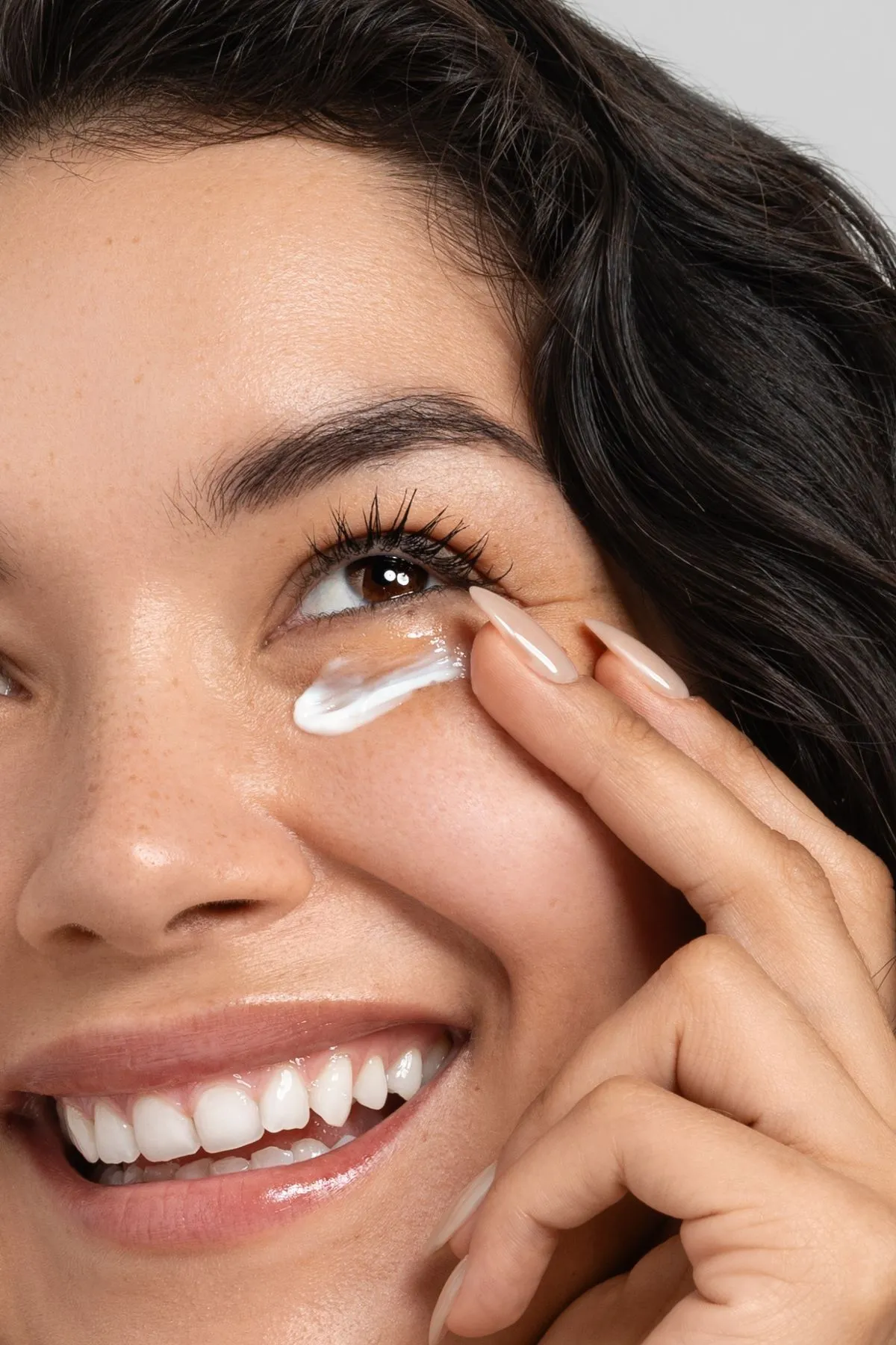 Peptides support smoother-looking eyes over time eye care routine Peptides support smoother-looking eyes over time