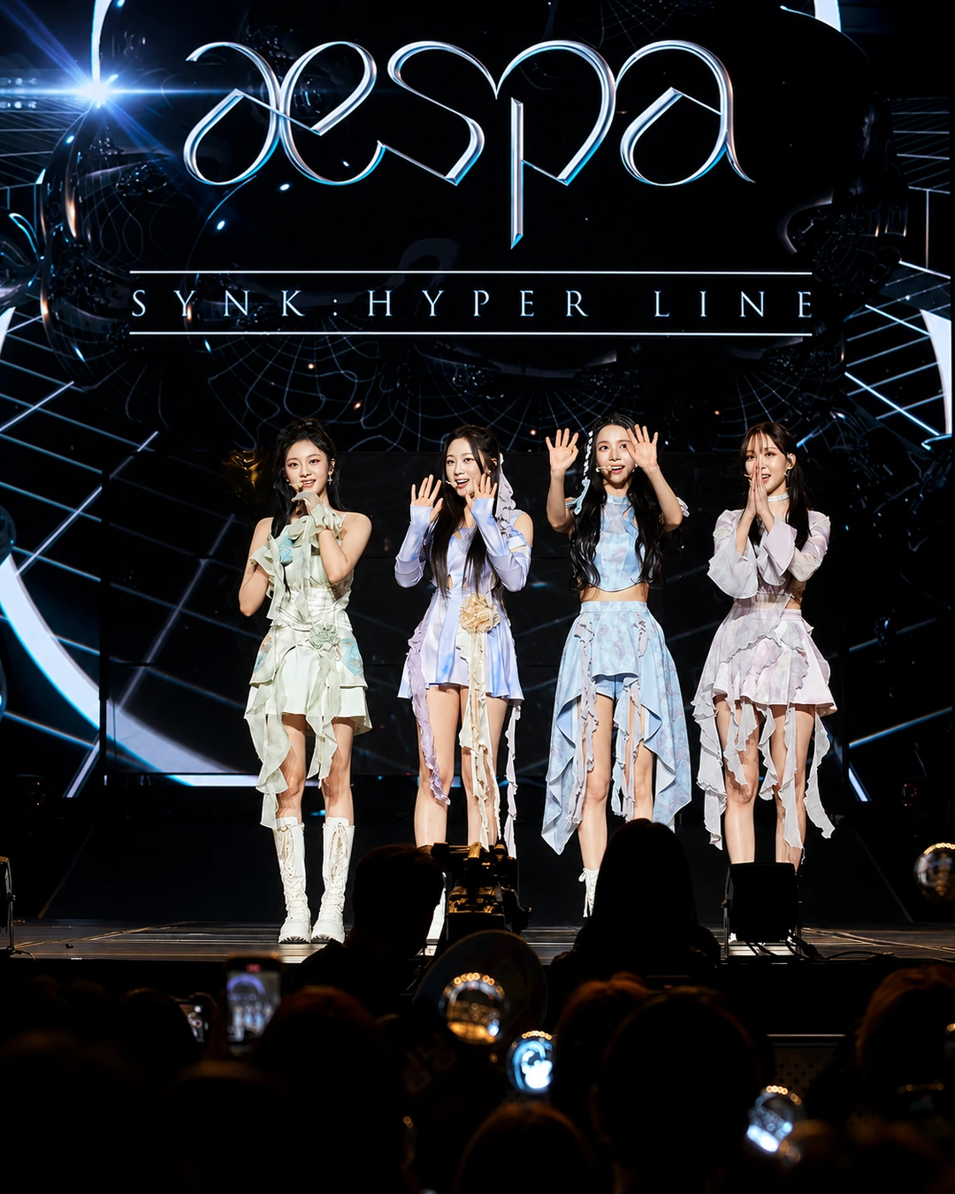 Aespa SYNK: HYPER LINE concert, wearing La Lune's design K-pop and Vietnamese fashion 7