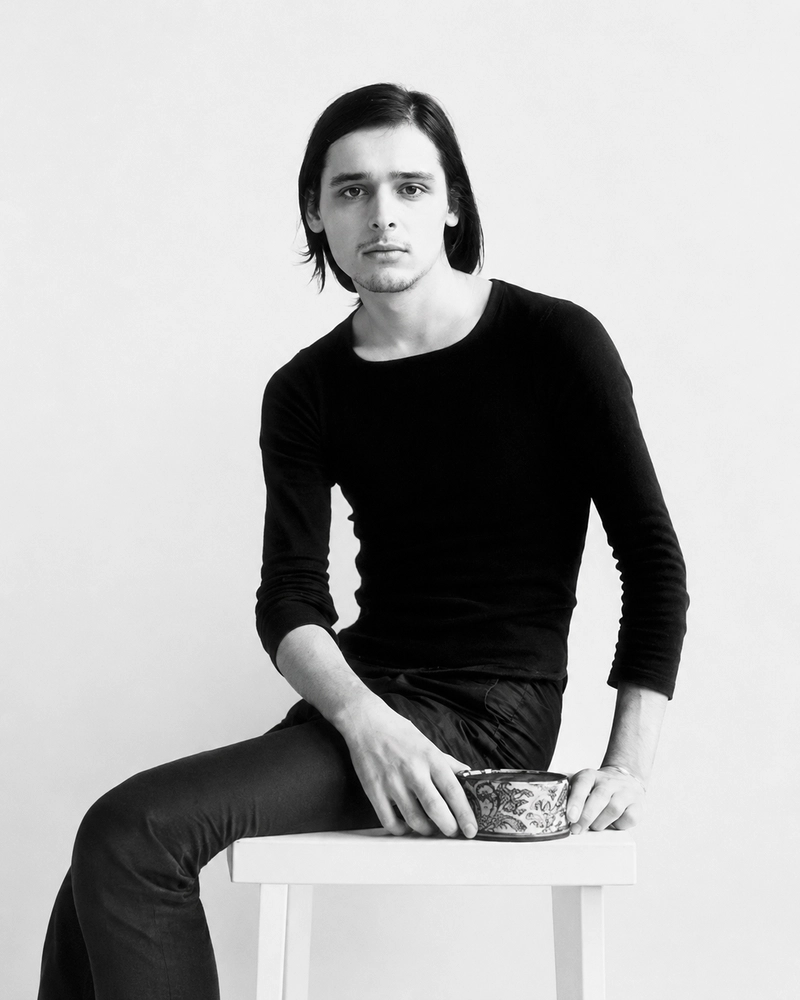 Olivier Theyskens: The Gothic Prodigy Who Recast Paris Olivier Theyskens: The Gothic Prodigy Who Recast Paris