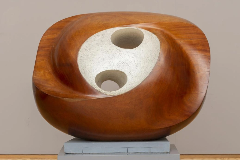 Oval sculpture (Delos) Barbara Hepworth