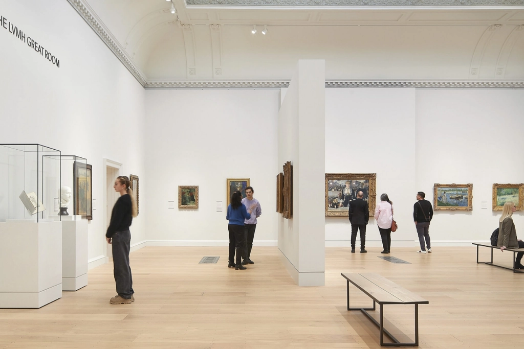 Luxury art collecting