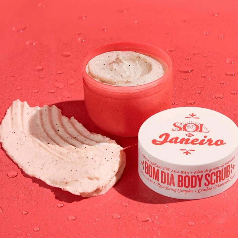 Sol de Janeiro Bom Dia Body Scrub body scrubs for acne-prone skin 4