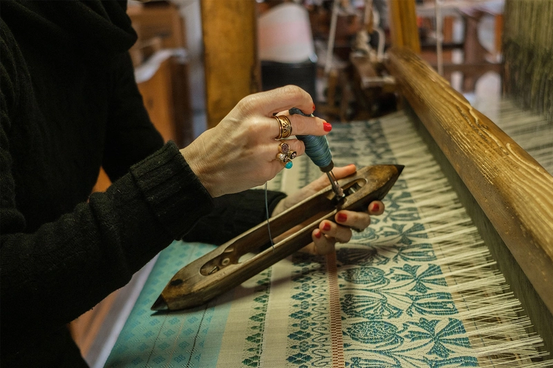 Handloom weaving workshop in Perugia Italian independent labels 11