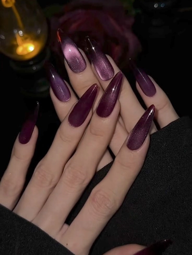 Feeling Hypnotized With Cat-Eye Nails This Fall