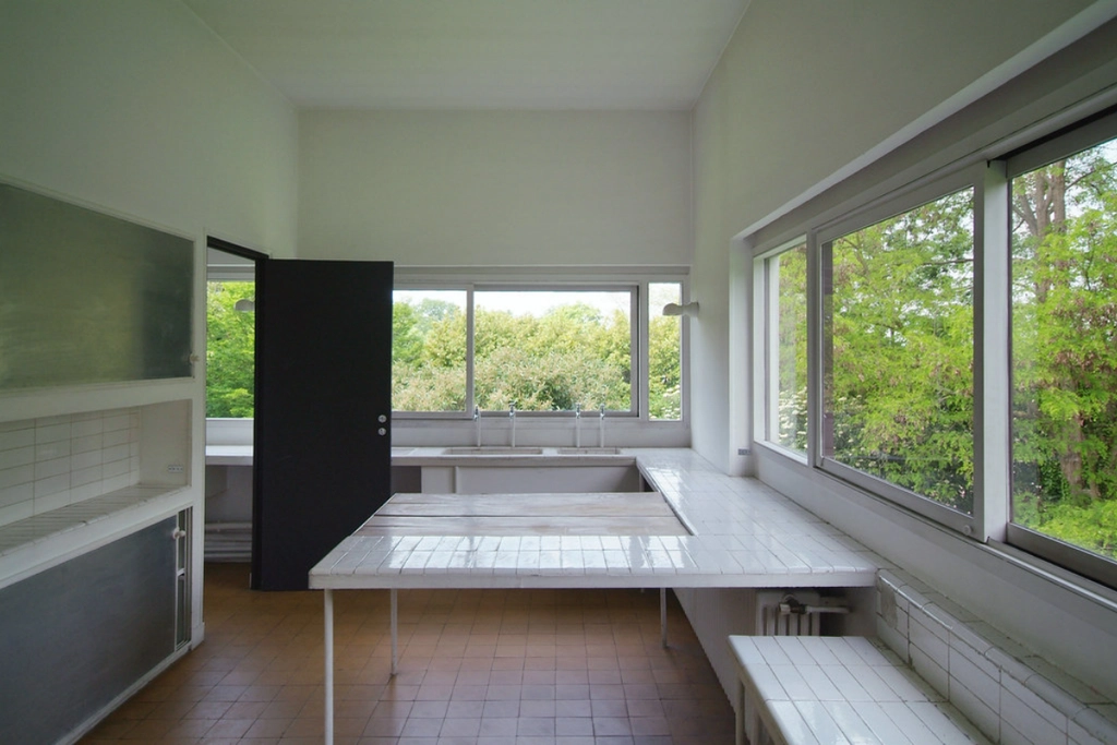 Villa Savoye kitchen Ceramic tiles kitchen design