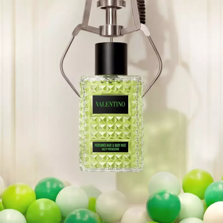 Valentino Born in Roma Salty Pistachio Pistachio Perfume 4